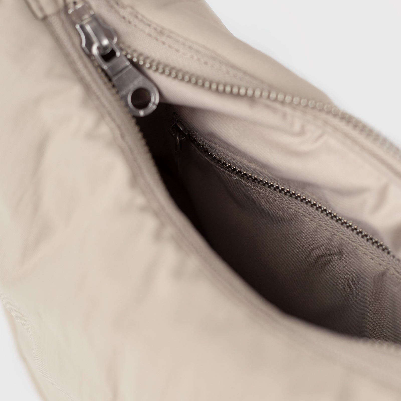 CURVE HALF MOON BAG MINI
