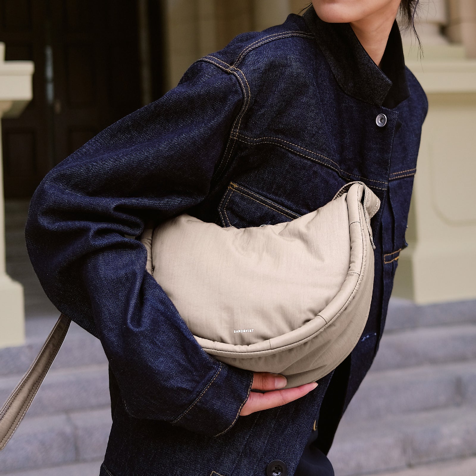 CURVE HALF MOON BAG MINI