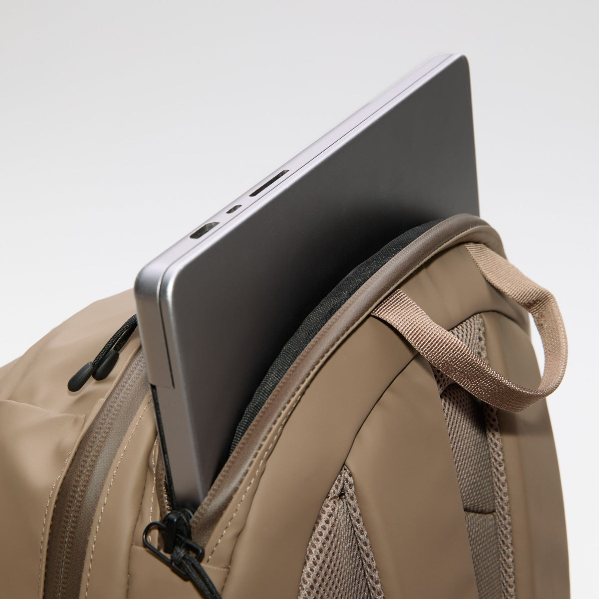 STREAM ZIPPER BACKPACK 16