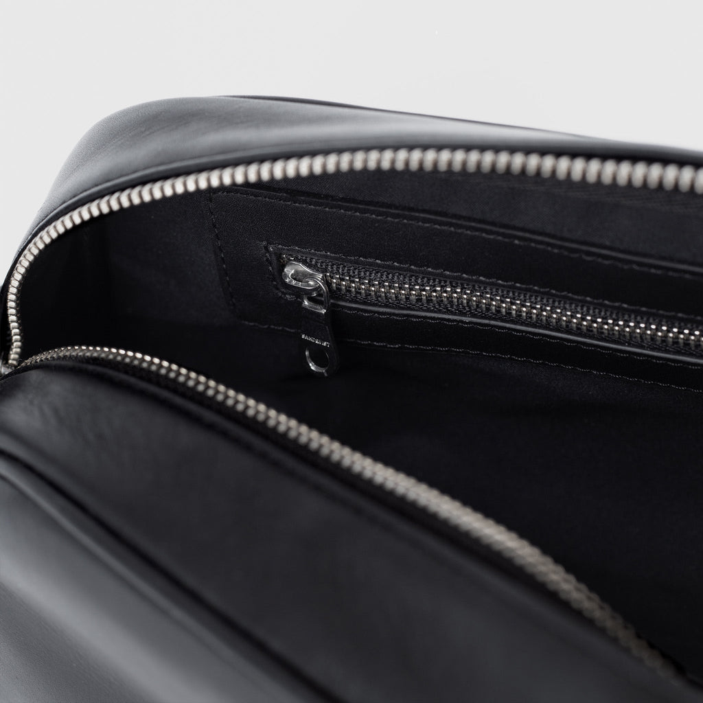 LEATHER BAGUETTE BAG