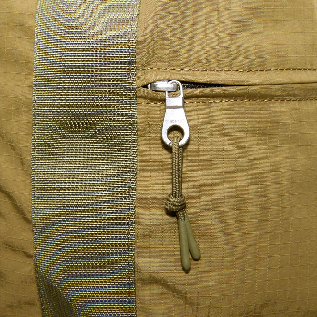 GRID SHOULDER BAG