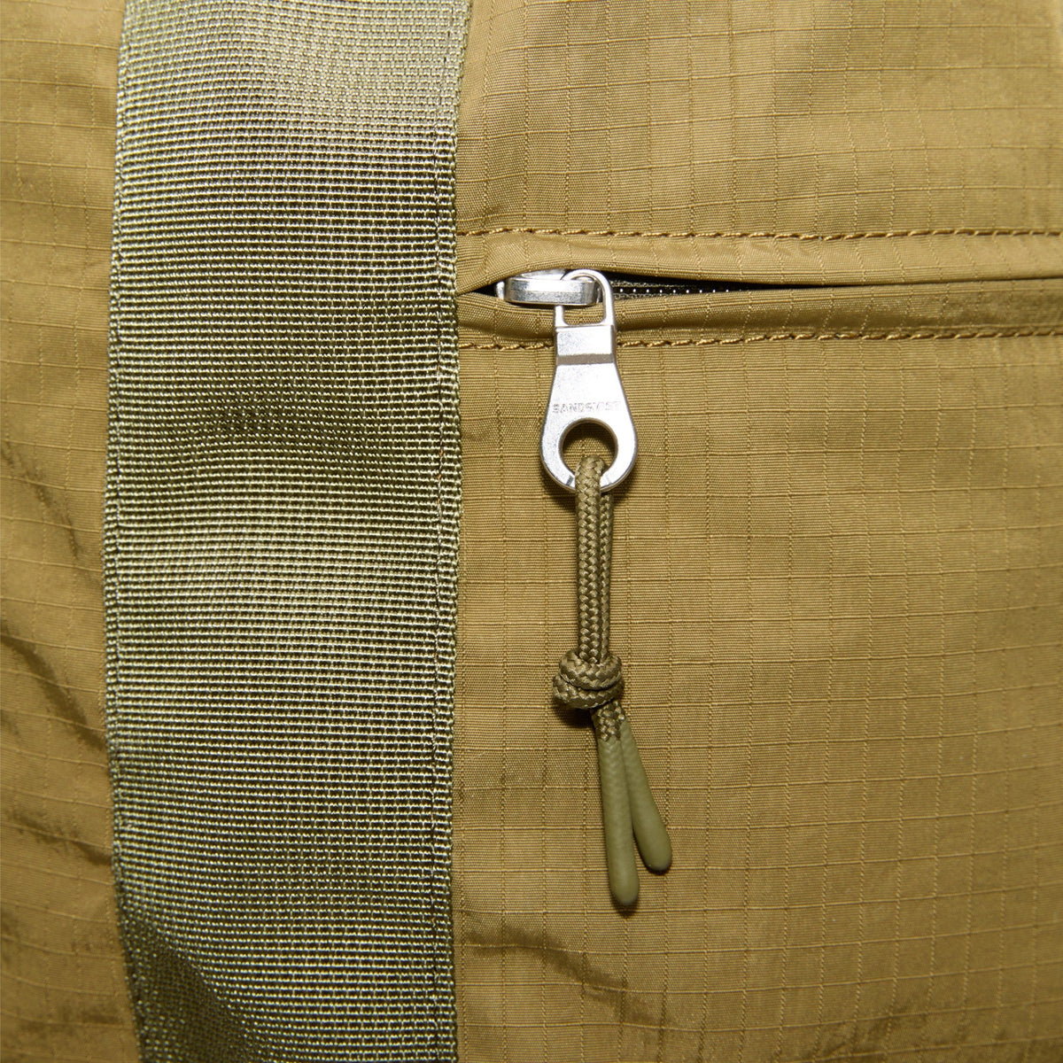 GRID SHOULDER BAG