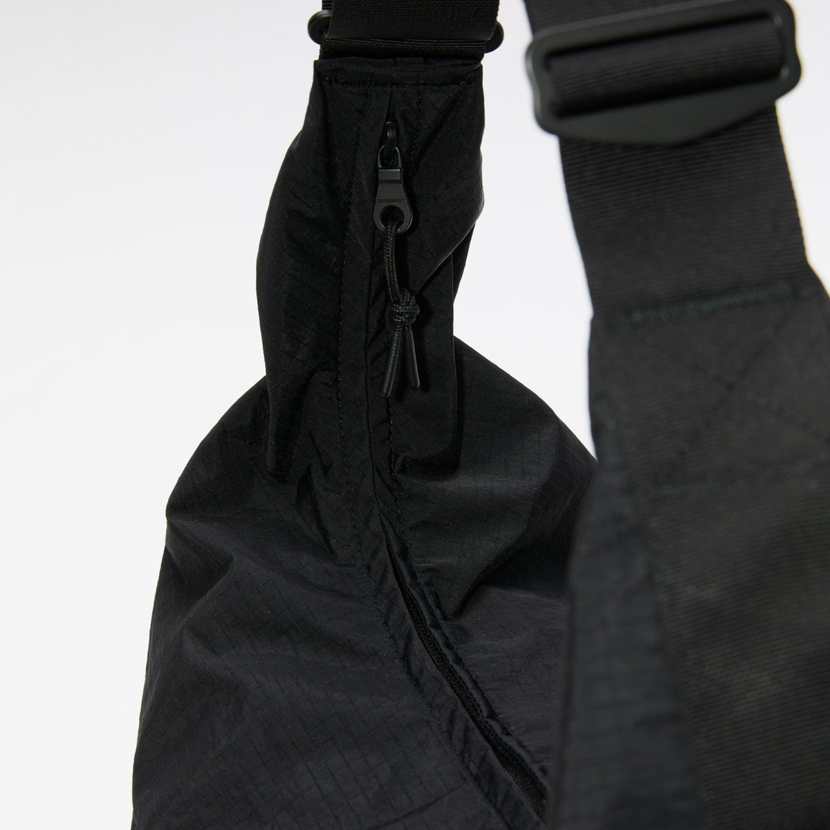 GRID SHOULDER BAG