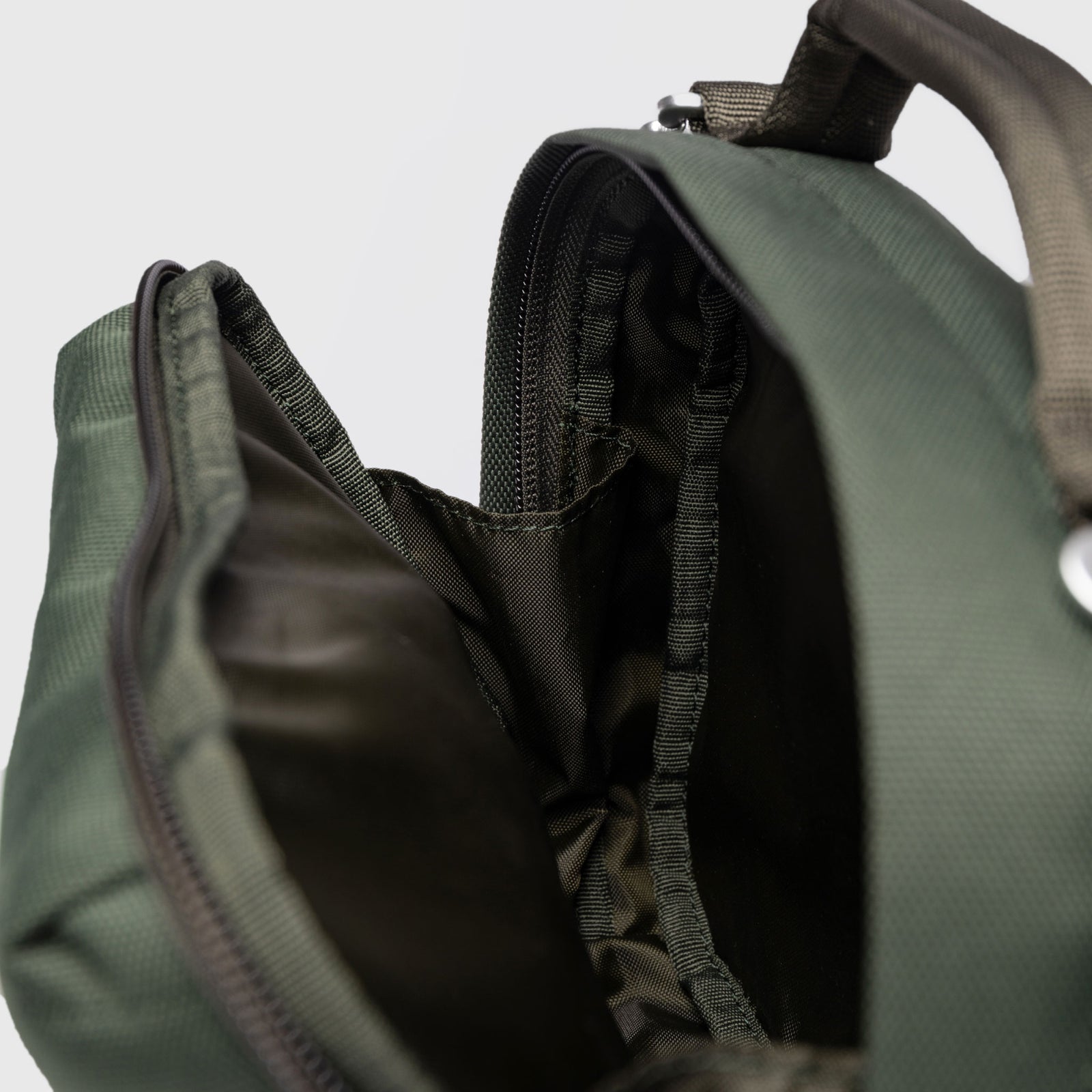 GO SHOULDER BAG