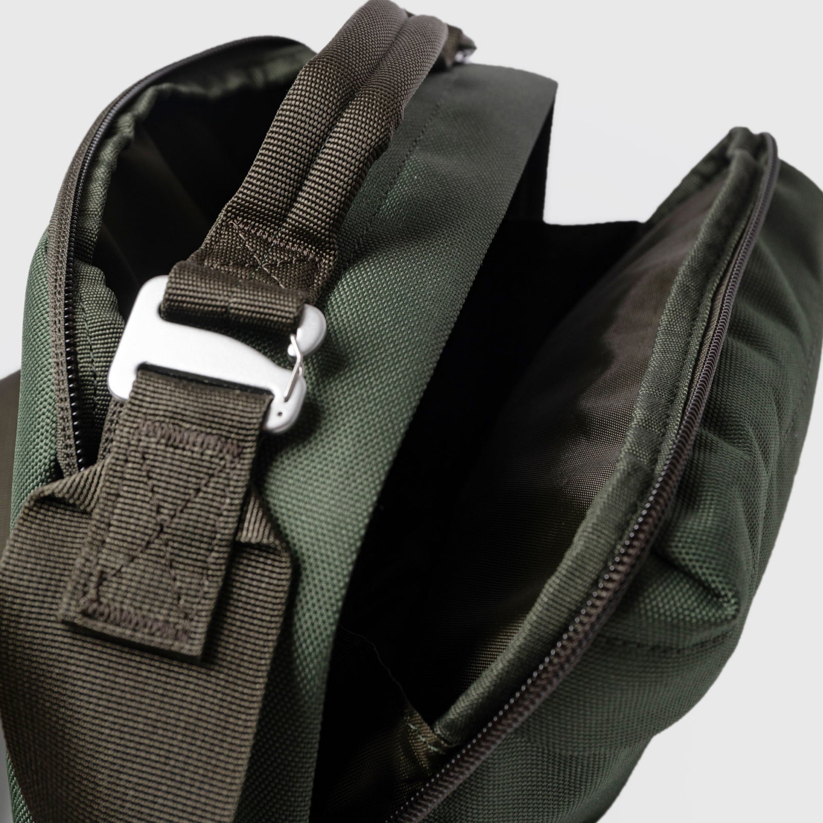 GO SHOULDER BAG