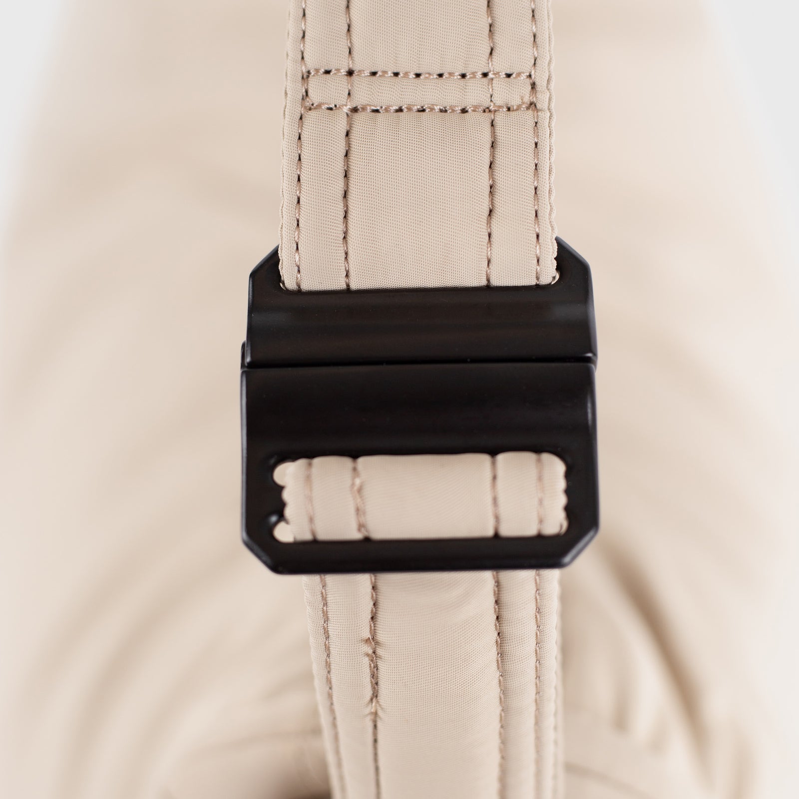 CURVE HALF MOON BAG