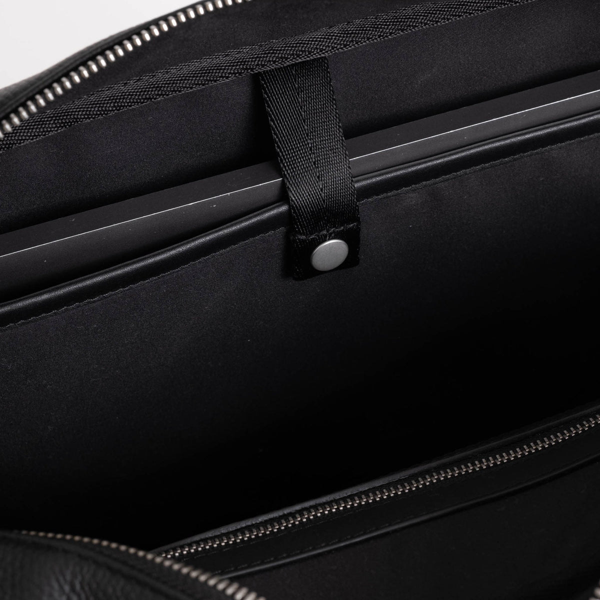 LEATHER BOWLING BAG