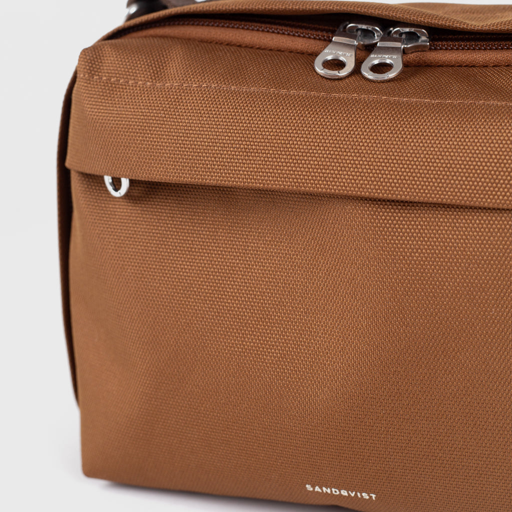 GO SHOULDER BAG