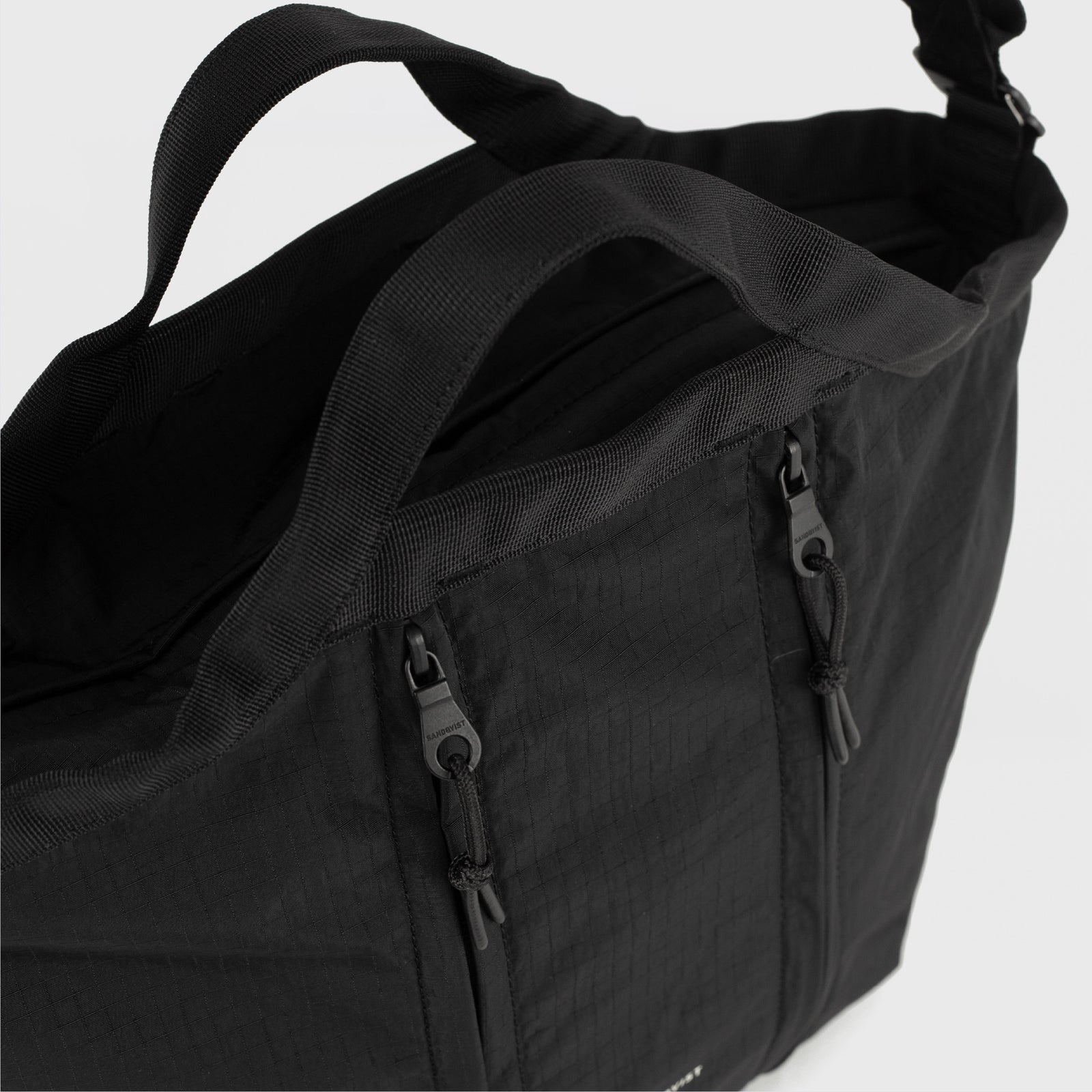 GRID EXPANDABLE CROSSBODY BAG