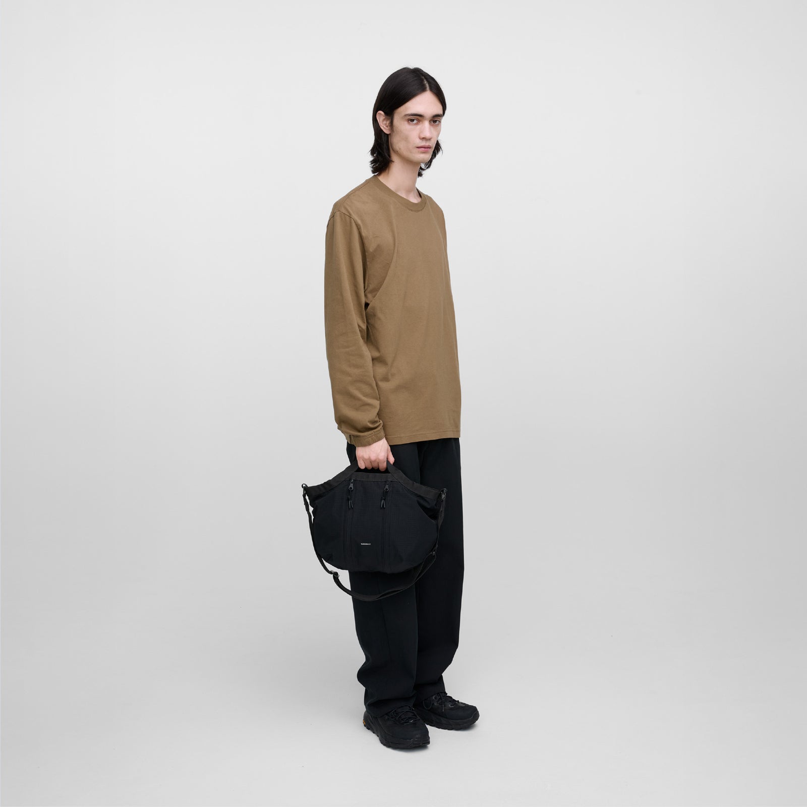 GRID EXPANDABLE CROSSBODY BAG