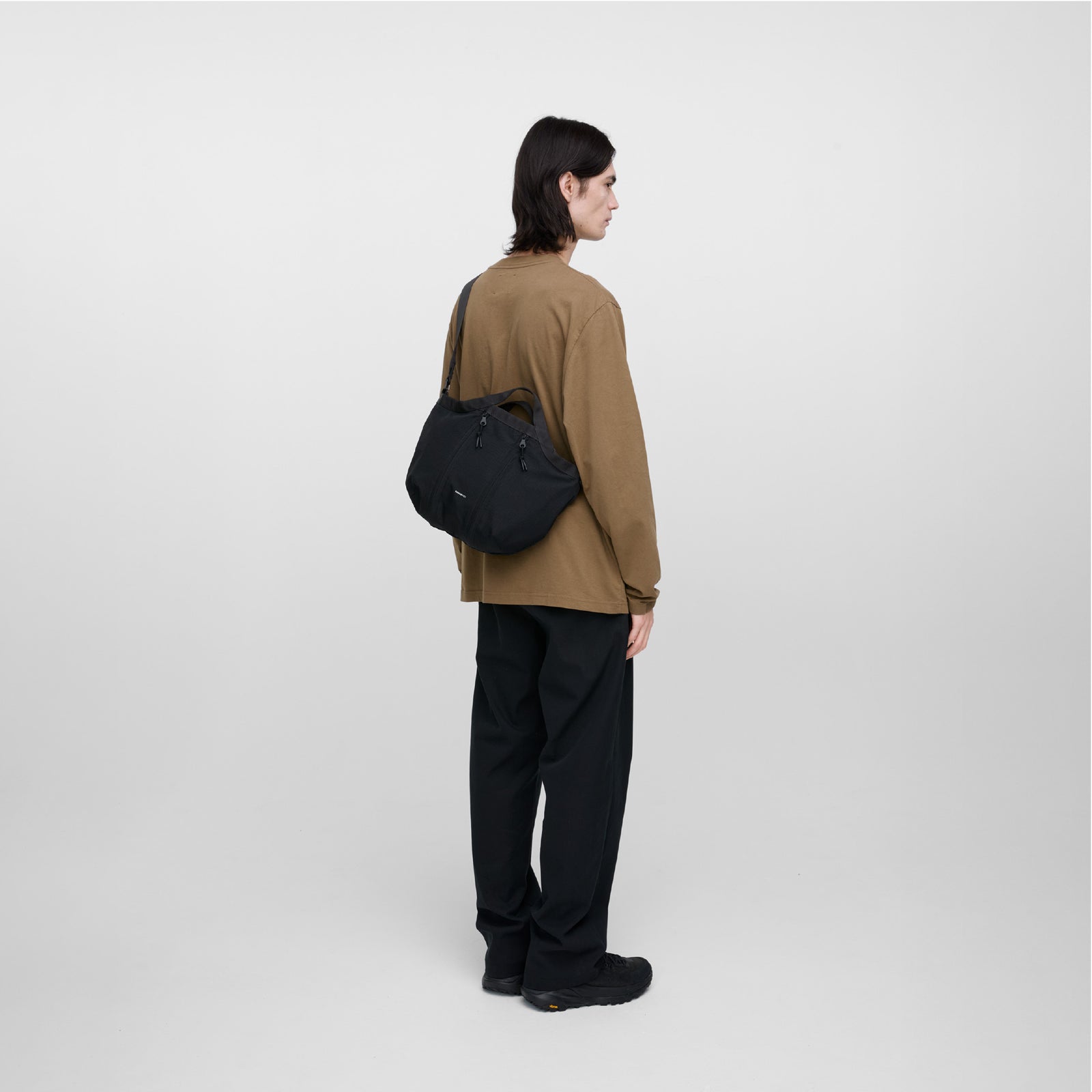 GRID EXPANDABLE CROSSBODY BAG