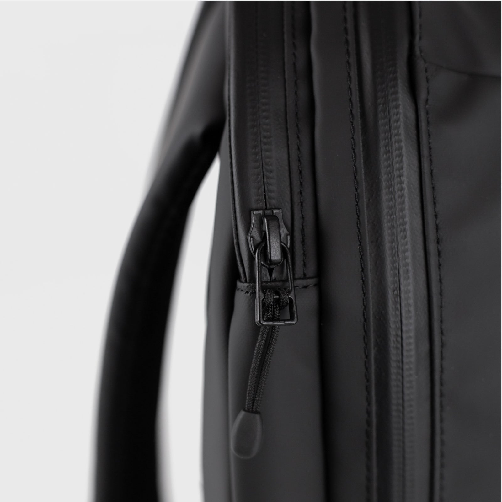 STREAM ZIPPER BACKPACK 16